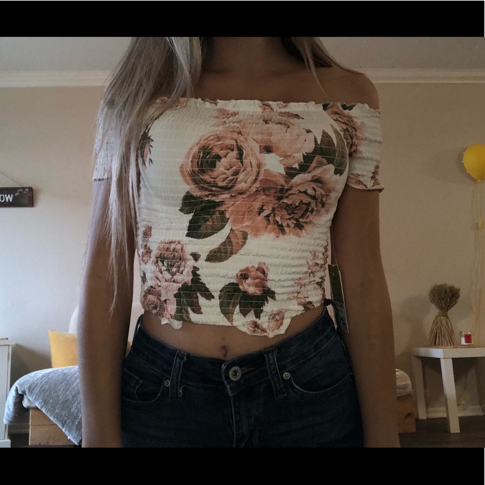 Rose print crop top